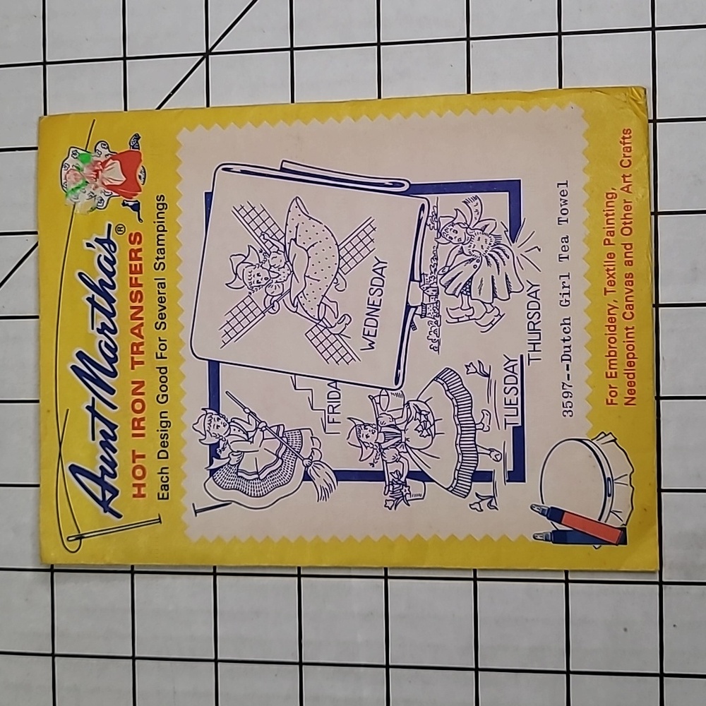 Aunt Martha's Hot Iron Transfers - Charming Designs Linens, 3597 Dutch Girl Tea‎